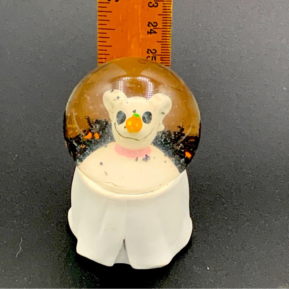 Zero Mini Snowglobe - Picture 5 of 7